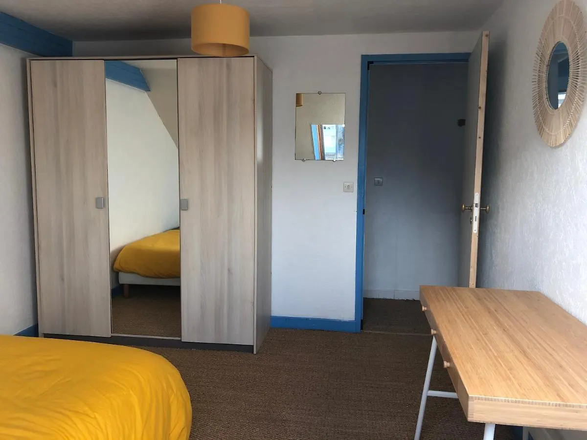 Grand Et Charmant 3 Pieces Breton Saint Brieuc Centre 0*, Saint-Brieuc France